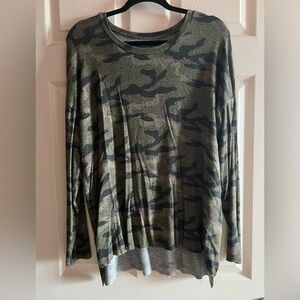 American Eagle Soft & Sexy Plush Camo LS Top size L.